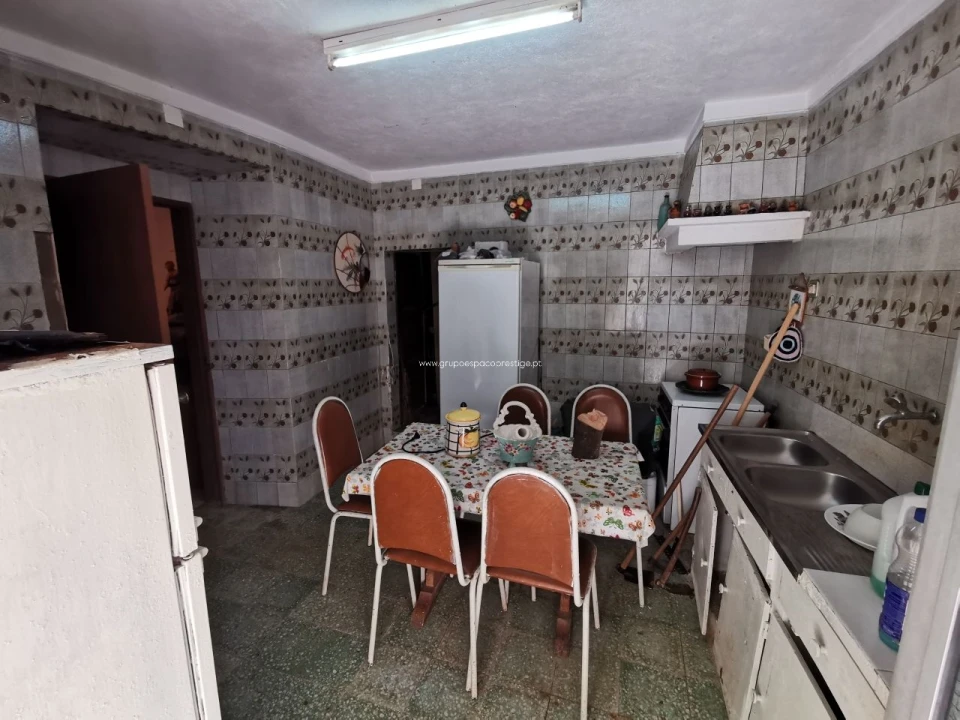 Moradia T0 para Venda em Quelfes Foto 12