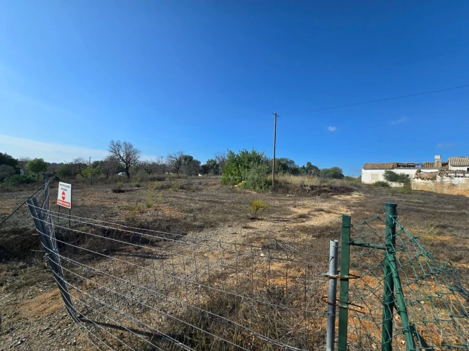 Terreno para Venda em Quelfes Foto 3