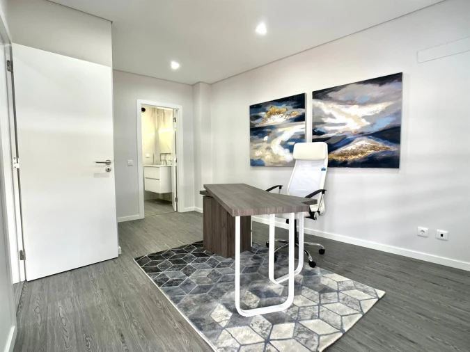 Apartamento T3 para Venda em Quelfes Foto 25