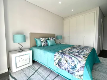 Apartamento T3 para Venda em Quelfes