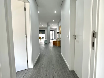 Apartamento T3 para Venda em Quelfes
