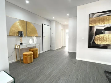 Apartamento T3 para Venda em Quelfes