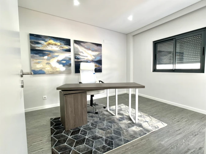 Apartamento T3 para Venda em Quelfes Foto 26