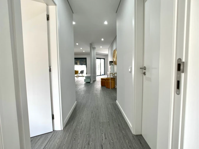 Apartamento T3 para Venda em Quelfes Foto 13