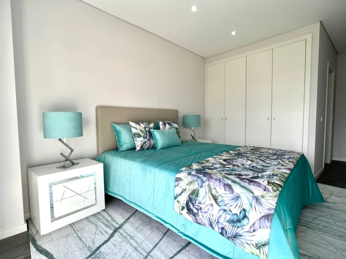 Apartamento T3 para Venda em Quelfes Foto 11