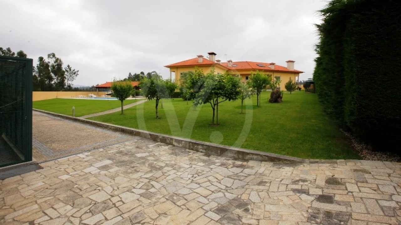 Moradia T5 para Venda em Laundos Foto 4