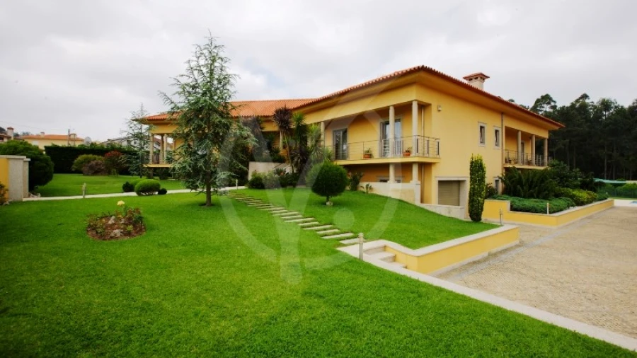 Moradia T5 para Venda em Laundos Foto 5