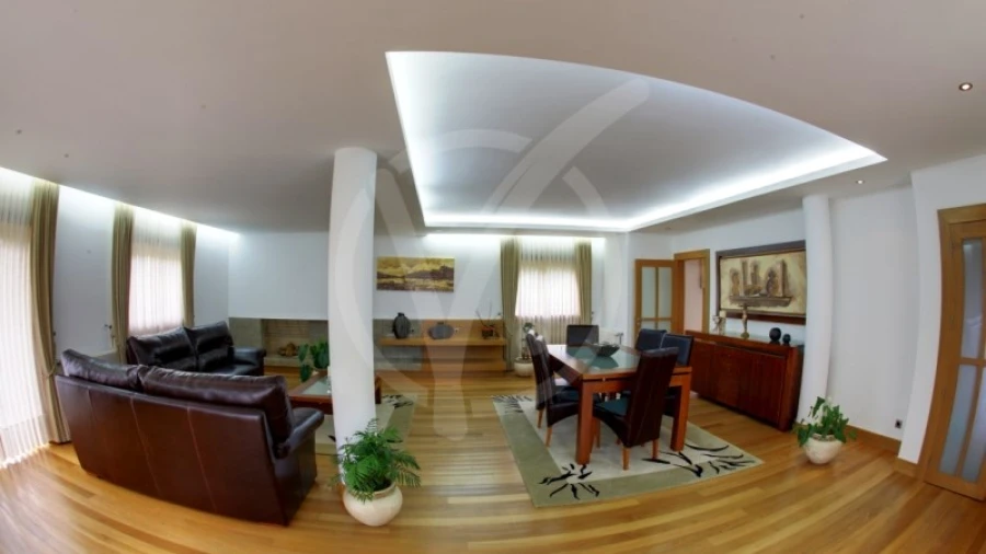 Moradia T5 para Venda em Laundos Foto 8