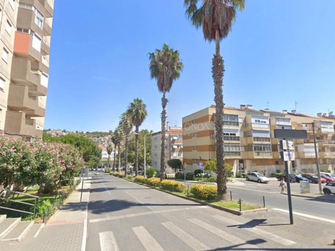 Loja para Venda em Póvoa de Santo Adrião e Olival Basto Foto 8