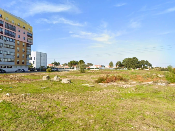Terreno para Venda em Santo Antonio da Charneca Foto 2
