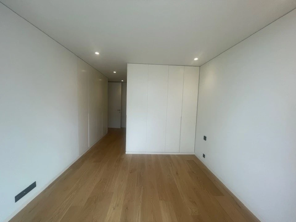 Apartamento T2 para Venda em Lordelo do Ouro e Massarelos Foto 5