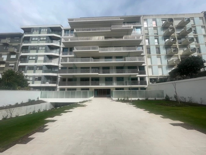 Apartamento T2 para Venda em Lordelo do Ouro e Massarelos Foto 13
