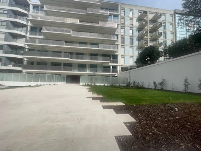 Apartamento T2 para Venda em Lordelo do Ouro e Massarelos Foto 14