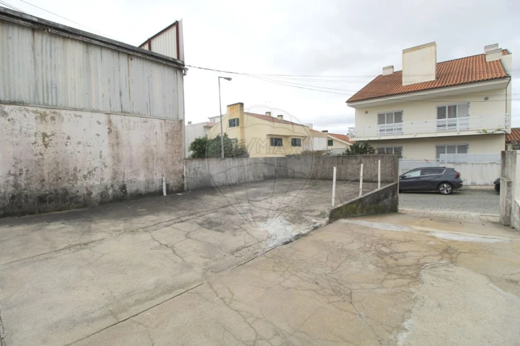 Garagem para Venda em Rio Tinto Foto 2