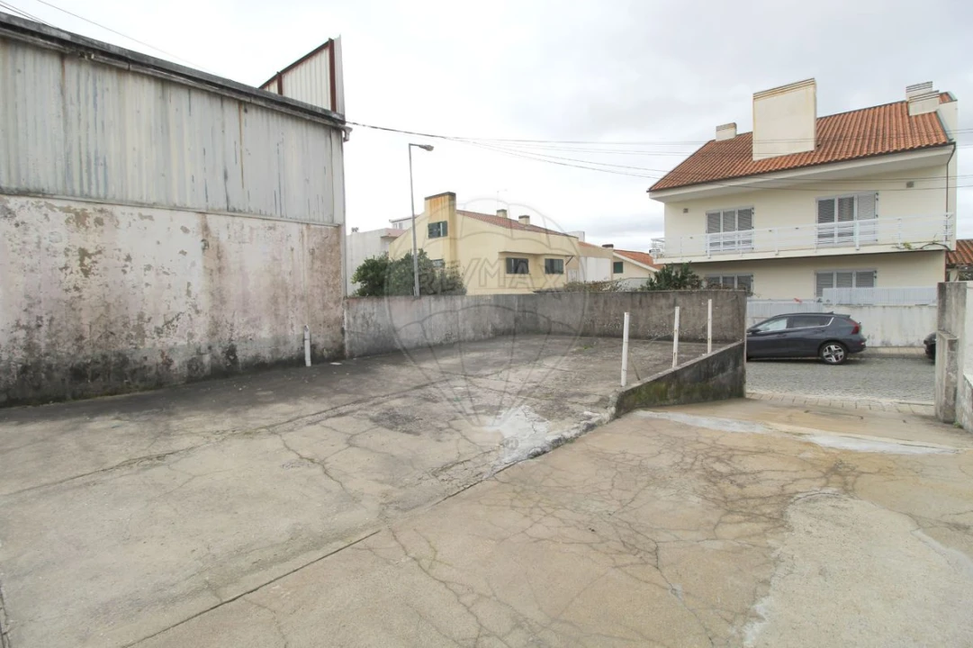 Garagem para Venda em Rio Tinto Foto 2