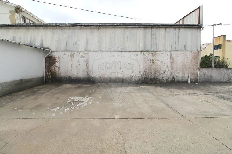 Garagem para Venda em Rio Tinto Foto 2