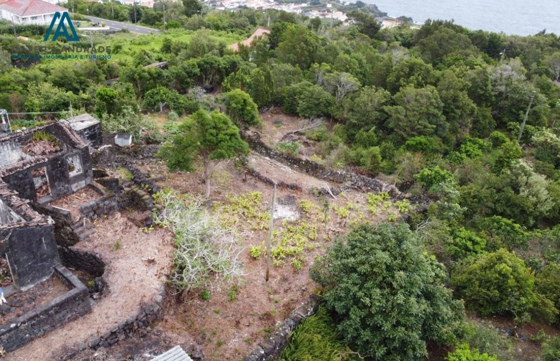 Moradia para Venda em Lajes do Pico Foto 4