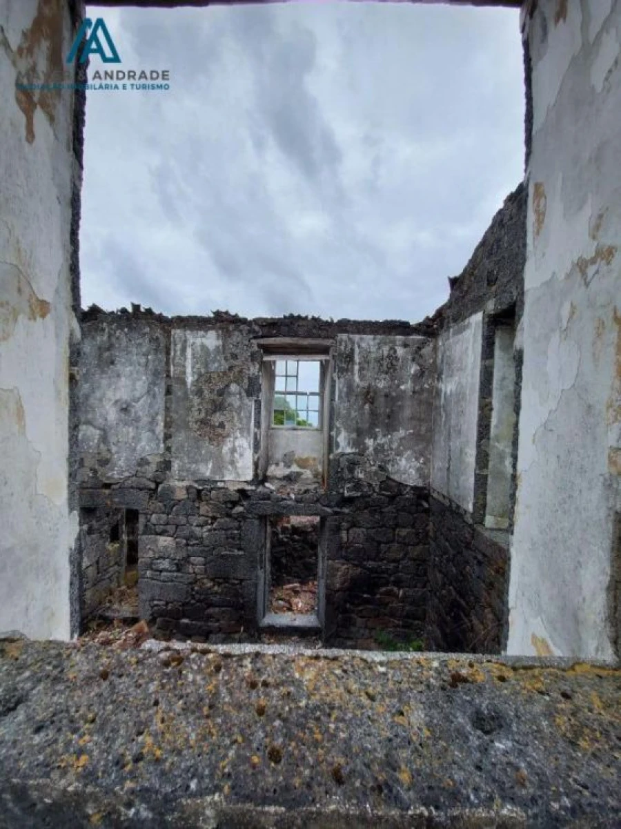 Moradia para Venda em Lajes do Pico Foto 8