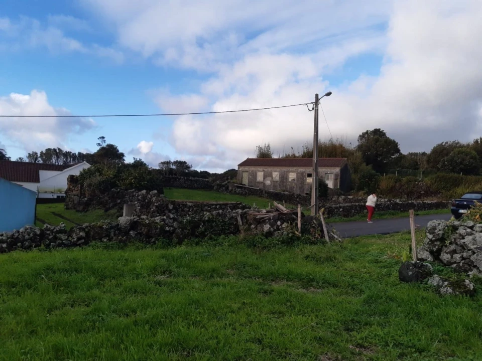 Moradia T2 para Venda em Lajes do Pico Foto 20