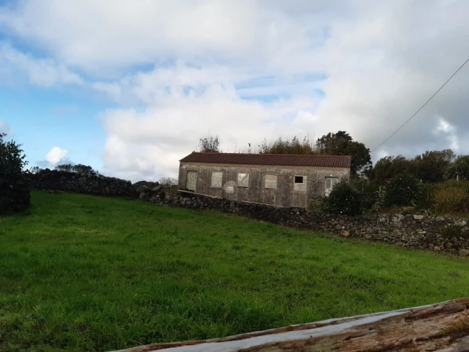 Moradia T2 para Venda em Lajes do Pico Foto 18