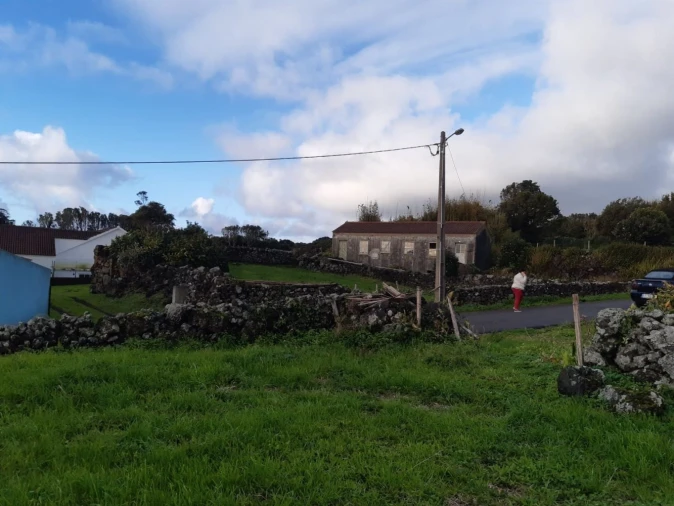 Moradia T2 para Venda em Lajes do Pico Foto 20