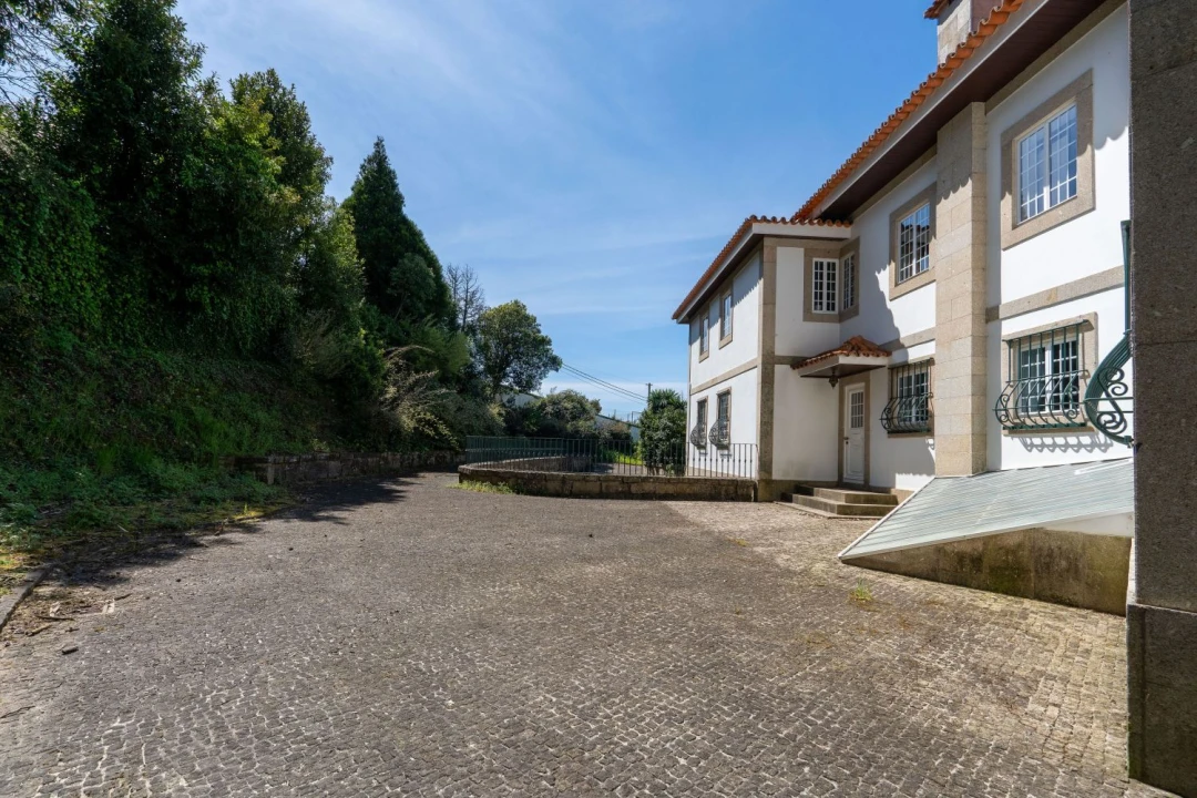 Moradia T10 para Venda em Penafiel Foto 4