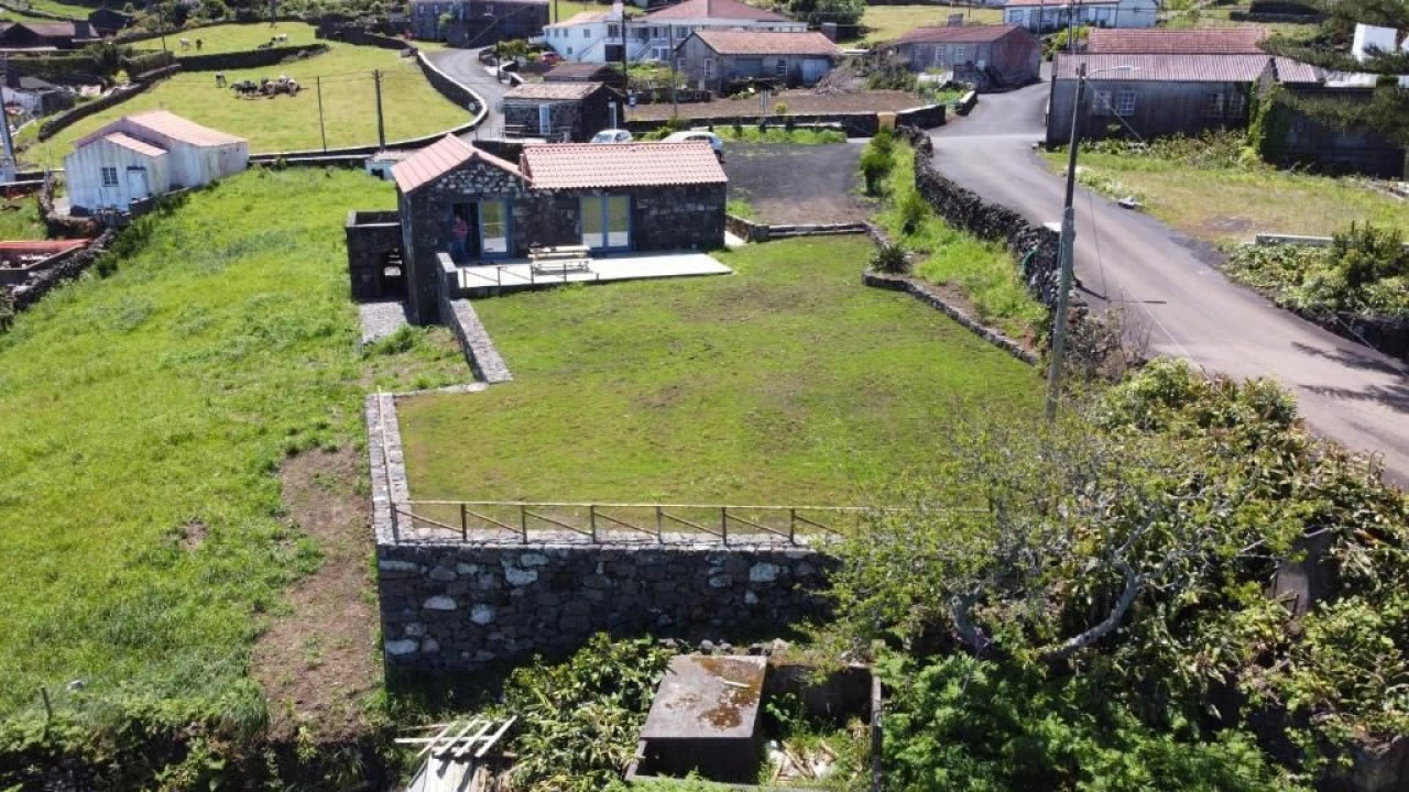 Moradia T3 para Venda em Ribeirinha Foto 11