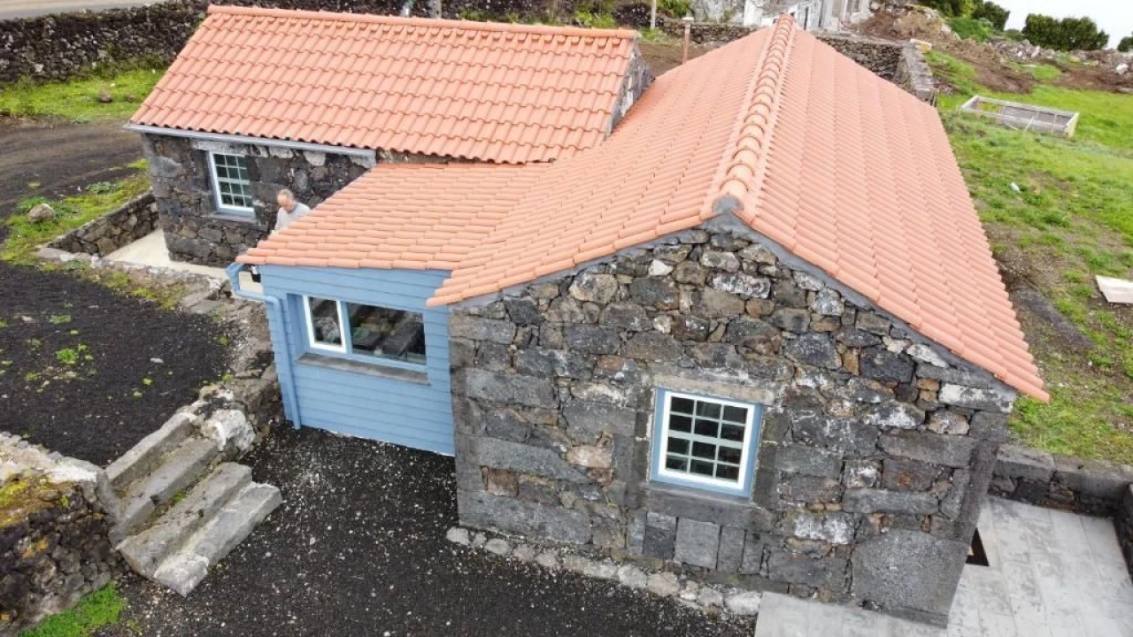 Moradia T3 para Venda em Ribeirinha Foto 7