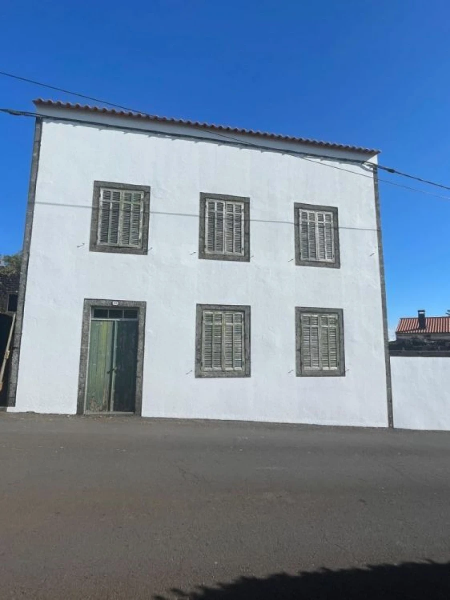 Moradia T5 para Venda em São Roque do Pico Foto 3