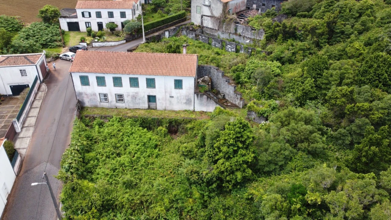 Moradia T5 para Venda em São Roque do Pico Foto 7