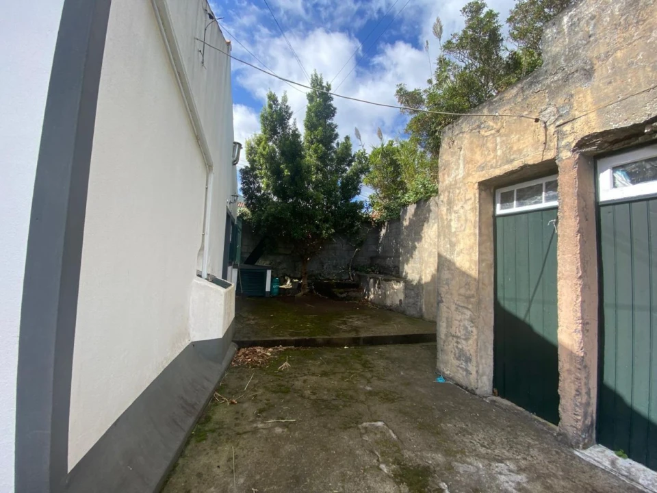 Moradia T3 para Venda em São Roque do Pico Foto 3