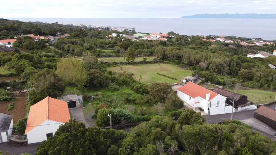 Moradia T3 para Venda em São Roque do Pico Foto 13