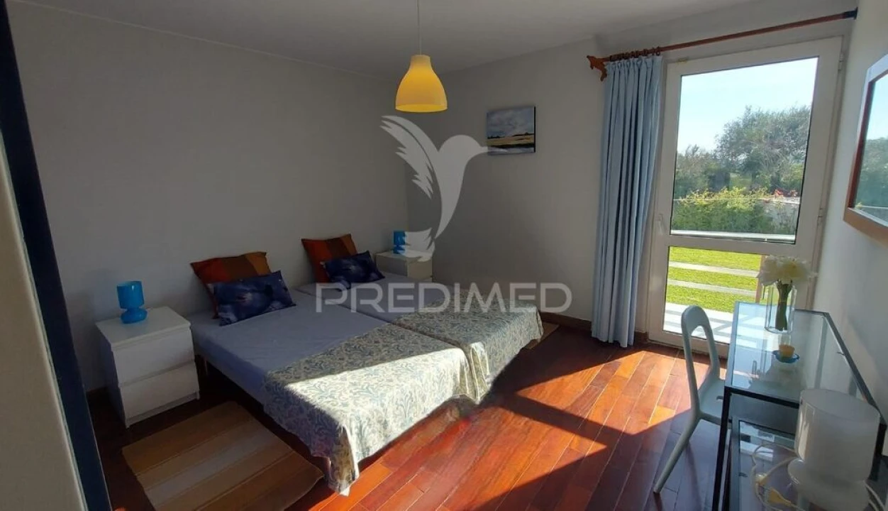 Moradia T4 para Venda em Moçarria Foto 13