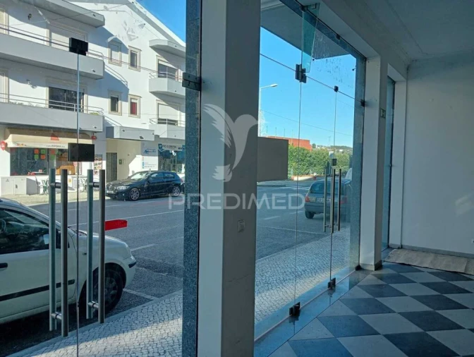 Loja para Arrendamento em Arrimal e Mendiga Foto 2