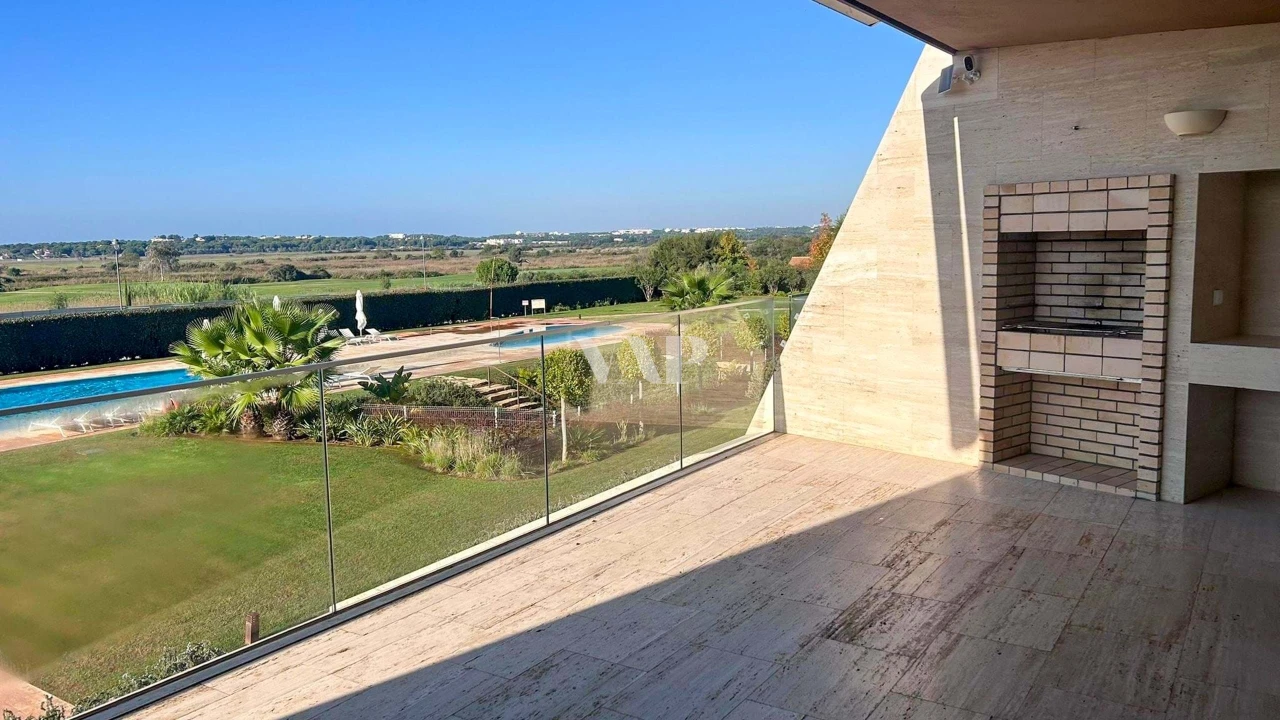 Apartamento T2 para Venda em Quarteira Foto 2