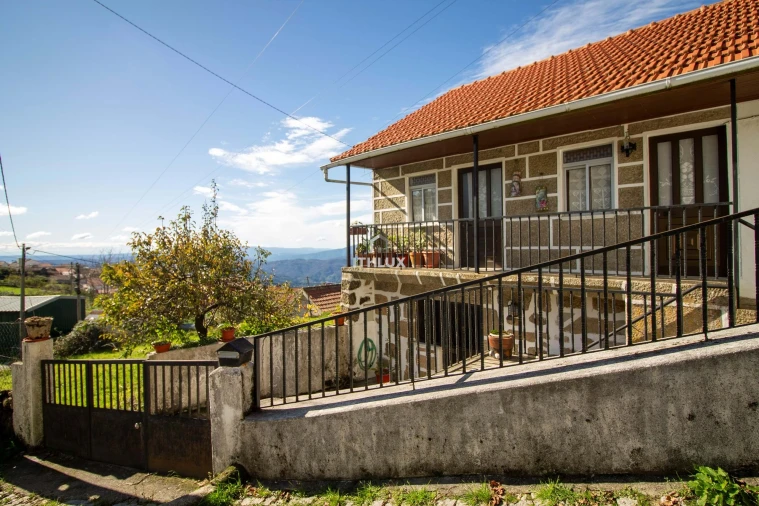 Moradia T3 para Venda em Picão e Ermida Foto 2