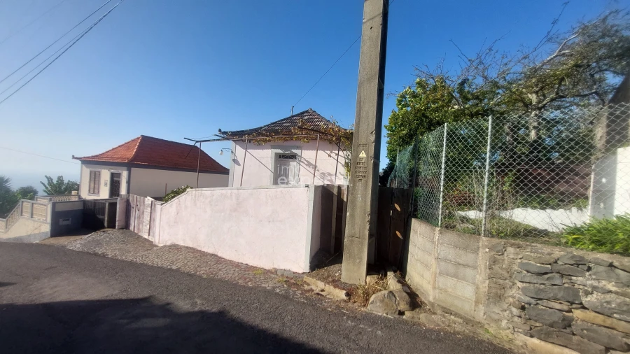 Moradia T2 para Venda em Fajã da Ovelha Foto 9