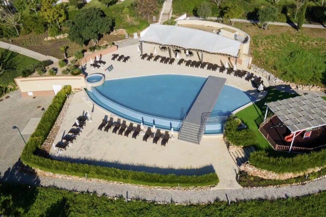 Apartamento T2 para Arrendamento em Mexilhoeira Grande Foto 25