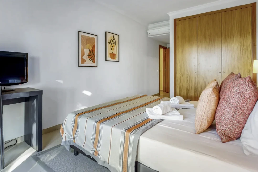 Apartamento T2 para Arrendamento em Mexilhoeira Grande Foto 24