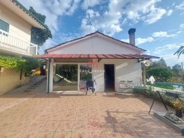 Moradia T5 para Venda em Ribafeita