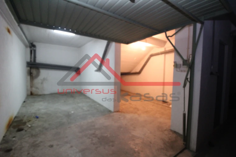 Garagem para Venda em União das Freguesias de Setúbal