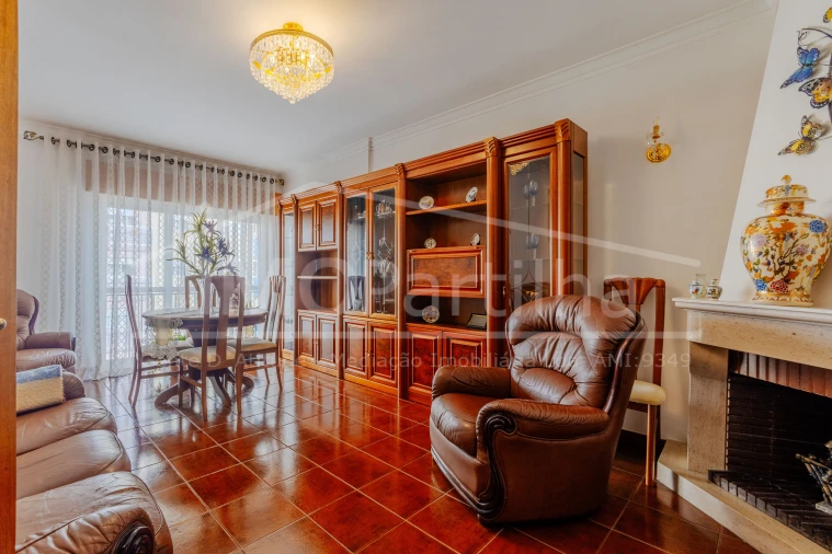 Apartamento T1 para Venda em Massamá e Monte Abraão Foto 2