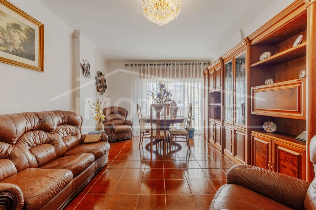 Apartamento T1 para Venda em Massamá e Monte Abraão Foto 3