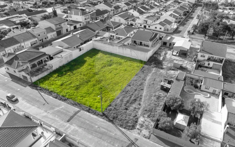 Terreno para Venda em Benfica do Ribatejo Foto 1