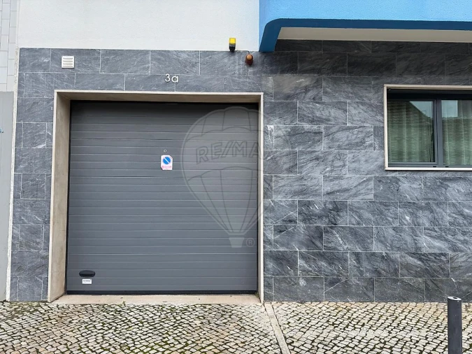 Garagem para Venda em Alto do Seixalinho, Santo André e Verderena Foto 1