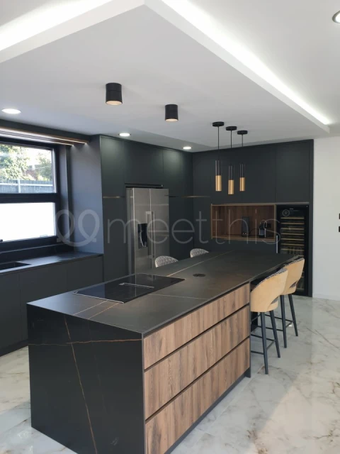 Moradia T5 para Venda em Corroios