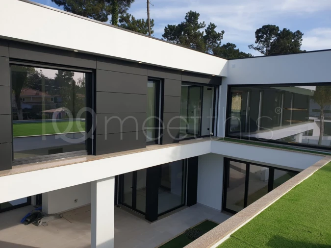 Moradia T5 para Venda em Corroios Foto 8