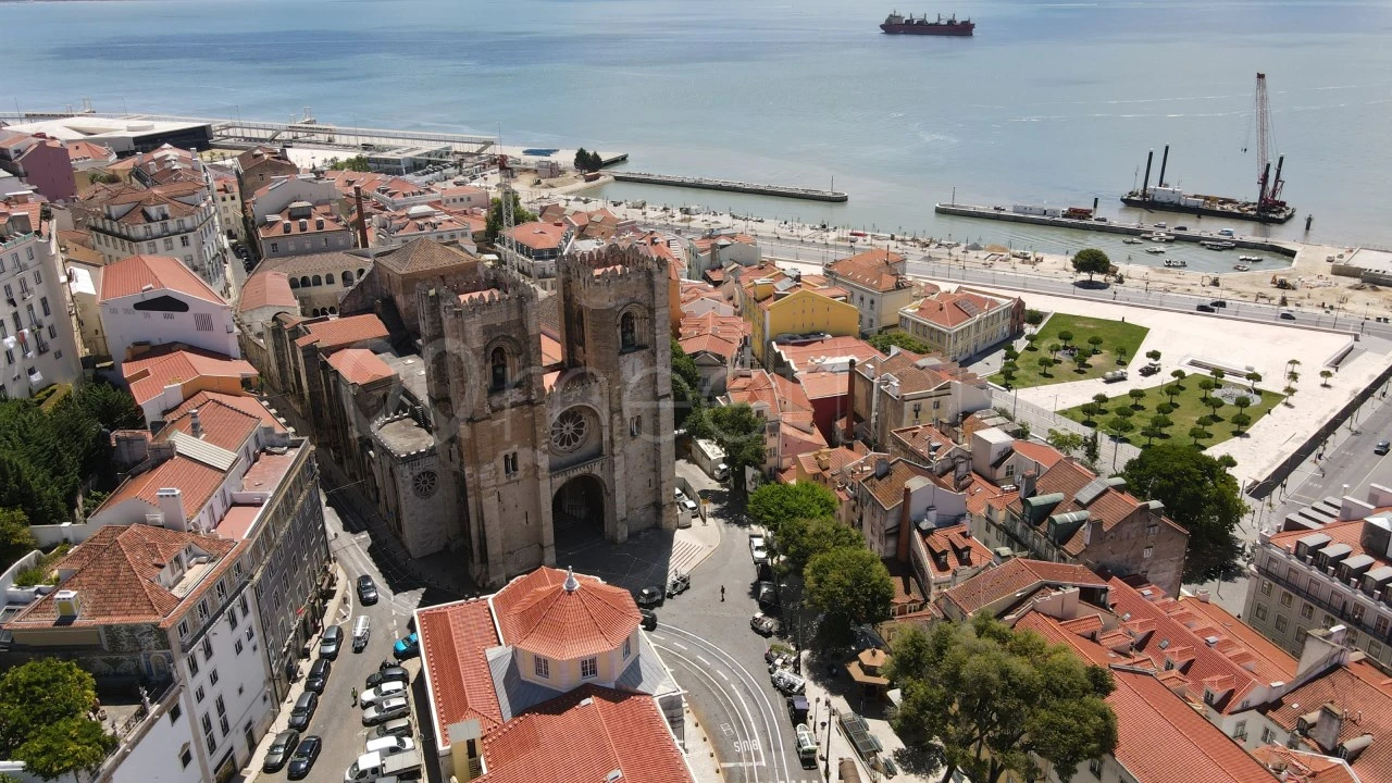 Prédio para Venda em Santa Maria Maior Foto 1
