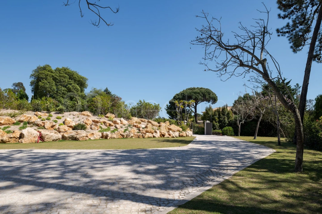 Moradia T9 para Venda em Alcabideche Foto 3