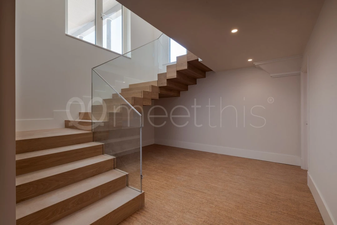 Moradia T9 para Venda em Alcabideche Foto 48